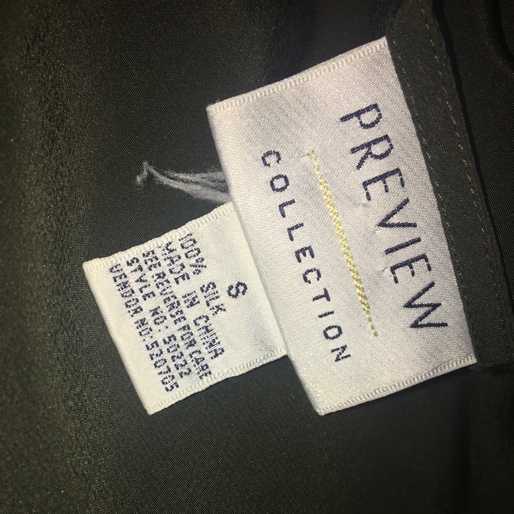 Preview Collection Blouse - Picture 2 of 2